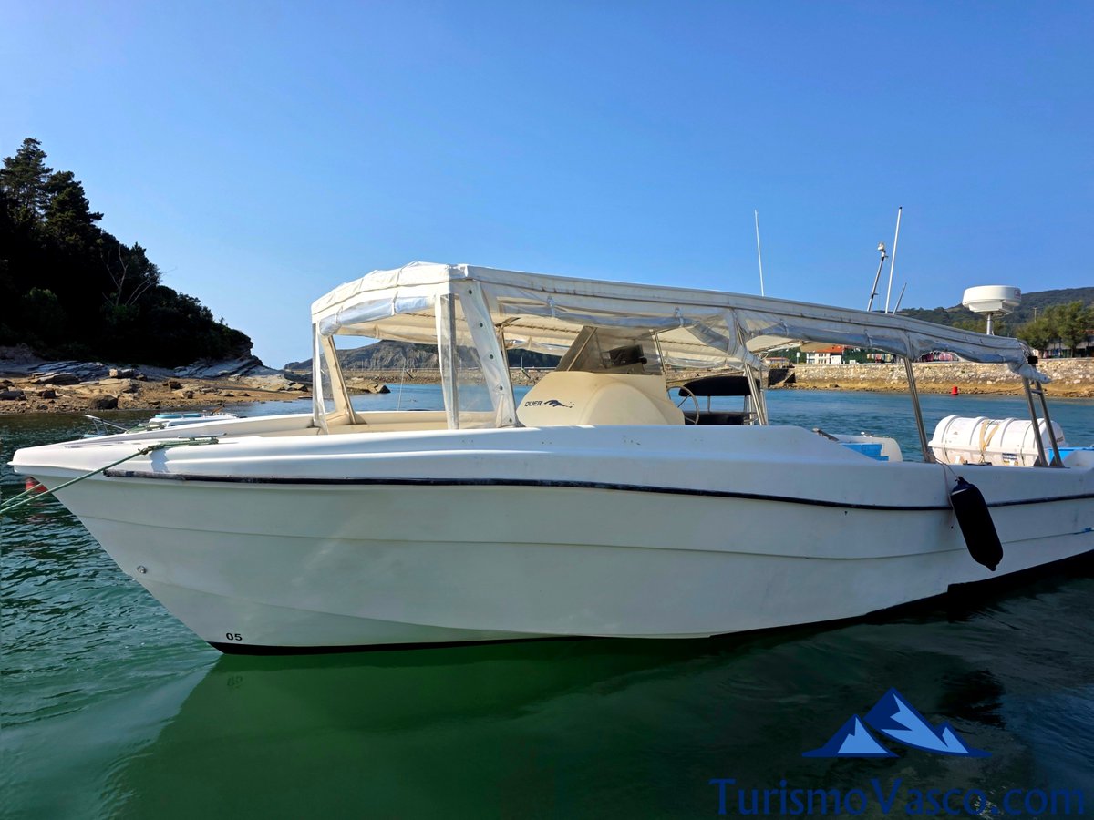 turismo_vasco's tweet photo. Egun on! Seguimos con nuestras rutas en barco en Plentzia 💙 https://t.co/FqksZFyUHZ