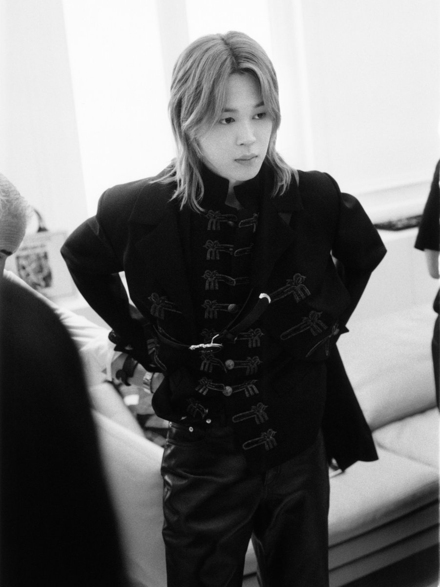 GLISTEN_J's tweet photo. Dior 인스타그램 #지민 #JIMIN (1)

🔗https://t.co/JlzHv9mRYV

Jimin dressed in Dior for the BTS World Tour Arirang in Paris. https://t.co/0iZ1ub4veq