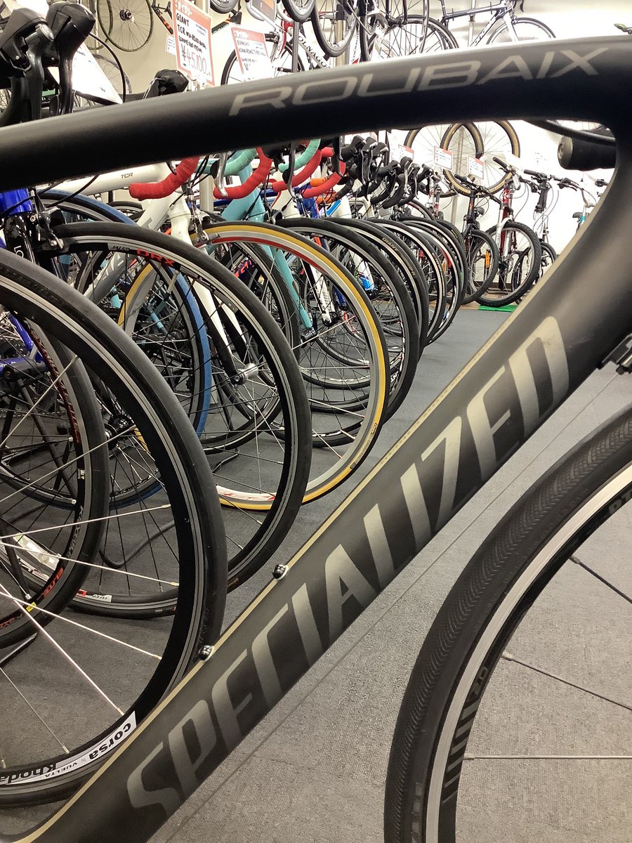 3196_fujisawa's tweet photo. ロングライドへ挑戦ならばコチラがお勧め↗️
SPECIALIZED ROUBAIX ELITE🇺🇸
https://t.co/b18CawSw3Q
フレーム前後に内装されたスペシャライズド特有のzertzは振動を吸収し、疲労を軽減。長い時間走っても疲れにくいです。
年式の割に状態良好✨
#サイクリー #藤沢 #スペシャライズド #roubaix https://t.co/KmFw9mpfk3