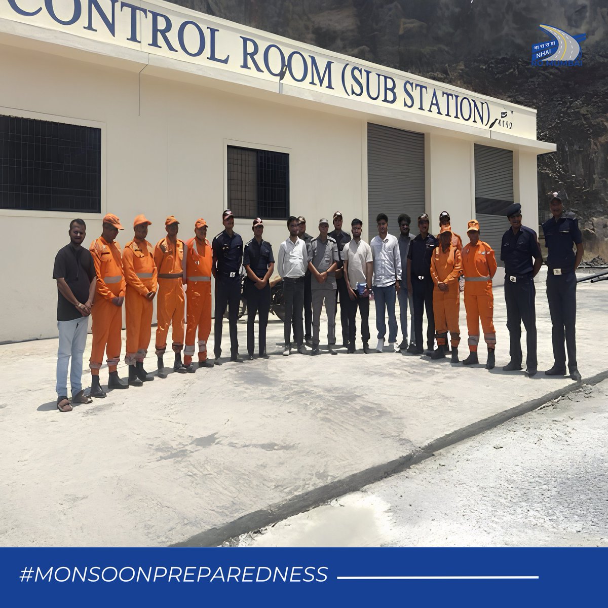 nhairo_mumbai's tweet photo. To ensure the safety and convenience of road users during the monsoon season, PIU Pune under NHAI RO Mumbai has strengthened its Emergency Incident Management (EIM) system across the Pune – Satara Section of NH-48.

#NHAI #BuildingANation https://t.co/vyyP7wb671