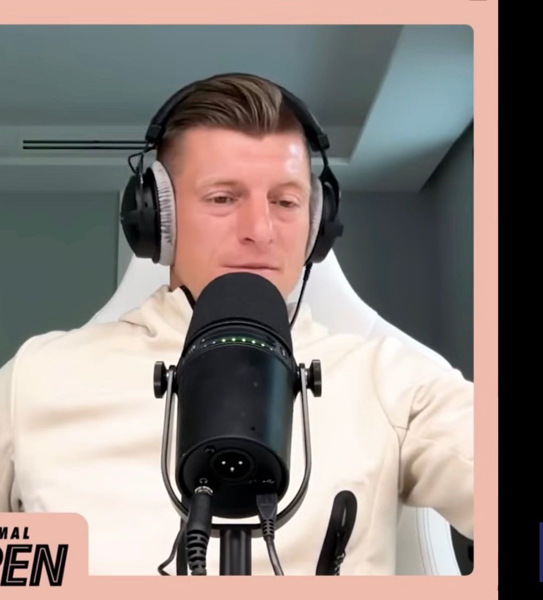 centreGoalHQ's tweet photo. 🚨🎙️Toni Kross on Vinicius jr Face surgery:

“It genuinely disappoints me. Real Madrid ended the season without a single trophy, Brazil failed to live up to expectations at the World Cup, and instead of locking himself in the gym and on the training pitch, everyone is talking about a new face. 

That’s not the mentality I associate with elite football. Your game should evolve before your appearance does. At a club like Madrid, the only makeover fans care about is the one you give your performances on the pitch.”