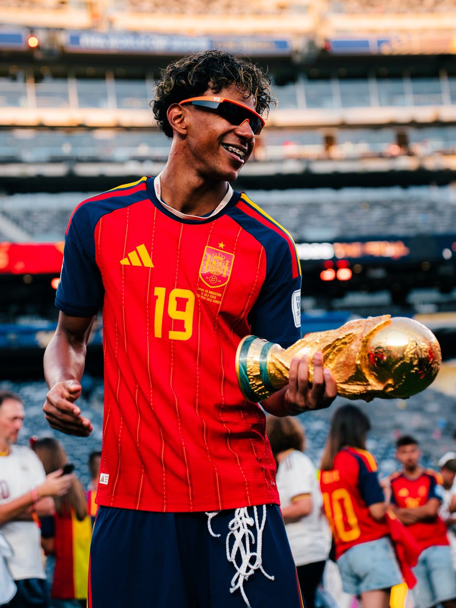 PedriCole's tweet photo. THE WINNER OF WORLD CUP https://t.co/oXoWyIY7S8