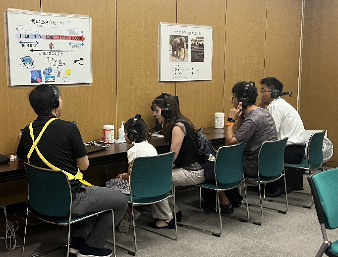 MIC_JAPAN's tweet photo. ／
#こども見学デー
＼

音で遊ぼう！

高い音,低い音♪ ゾウの会話?モスキート音?
音の大きさをはかってみよう!
いろいろな風鈴を聴き比べ
リラックスボックスを体験
#工作 は参加費無料、お持ち帰りできます！

👇公害等調整委員会キッズページ👇
https://t.co/6E4coQq7nd

#幼児 #小学生 #中学生 https://t.co/iBNxNPw9H7