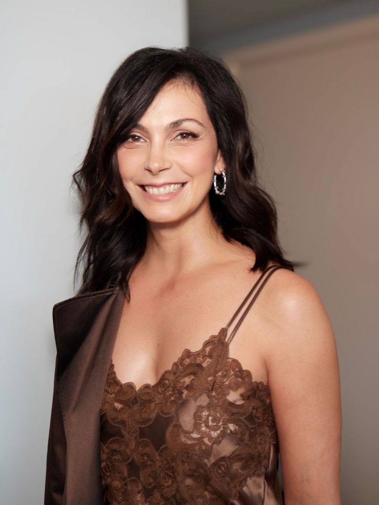 abrahamsaltine's tweet photo. Morena Baccarin #silk #satin #silkfetish #satinfetish #silktop #satintop #camisole #shiny https://t.co/KYhuqJldtW