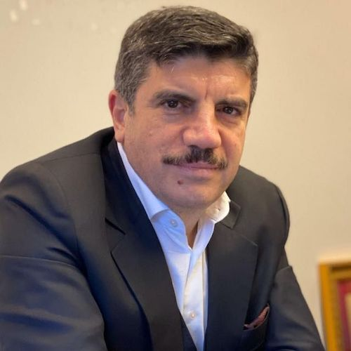 darkwebhaber's tweet photo. Yeni Şafak yazarı Yasin Aktay: 

"Kerem Kınık ve kızına bir özür borçluyuz." https://t.co/9a03uiwJNE