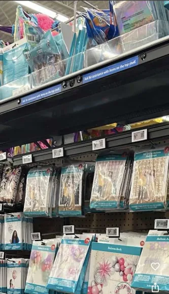 thegood_trade's tweet photo. Nouvelle grosse news sur Vusion $VU
WALMART USA a également commencé à déployer le nouveau produit de Vusion TopStock Rail associé à Captana

➡️Voir le produit en haut des étagères sur chacune des photos, au dessus des étiquettes électroniques

💵La fameuse falaise Walmart qui va se transformer en contrat du siècle

🚨Rappel : le Vice Président du CA et ancien PDG de Nestlé, Peter Brabeck a acheté pour plus de 10M€ d'actions en avril ➡️il se doutait déjà que les contrats allaient tomber