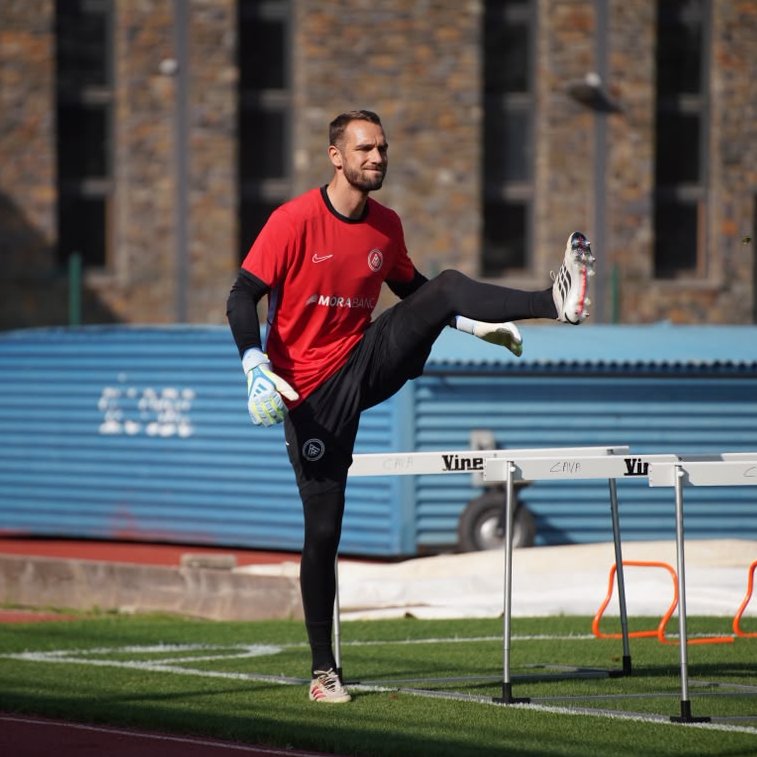 fcandorra's tweet photo. 🔛 Primer entrenament de Pau López com a futbolista tricolor 🙌🏼 https://t.co/5FyCFmXPDb