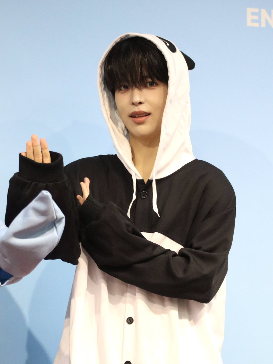 mwgamq's tweet photo. 260720

#GENUS #제너스 #GENERATION_US #CHAEHOON #채훈 https://t.co/QWDaN4FIgF