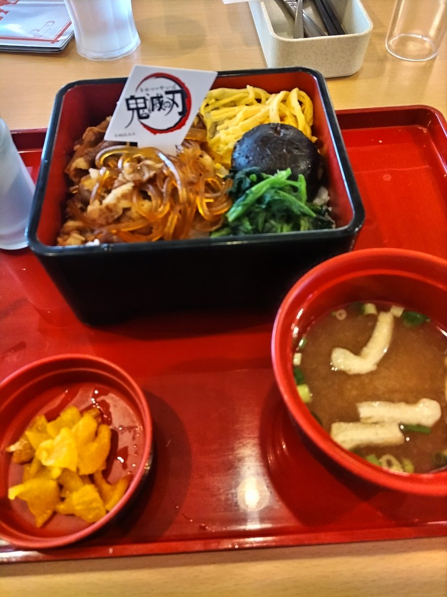 kanata_box's tweet photo. ジョイフル鬼滅
デザートのスイカアイスが美味しかった！ https://t.co/oQ7HLJhrsk