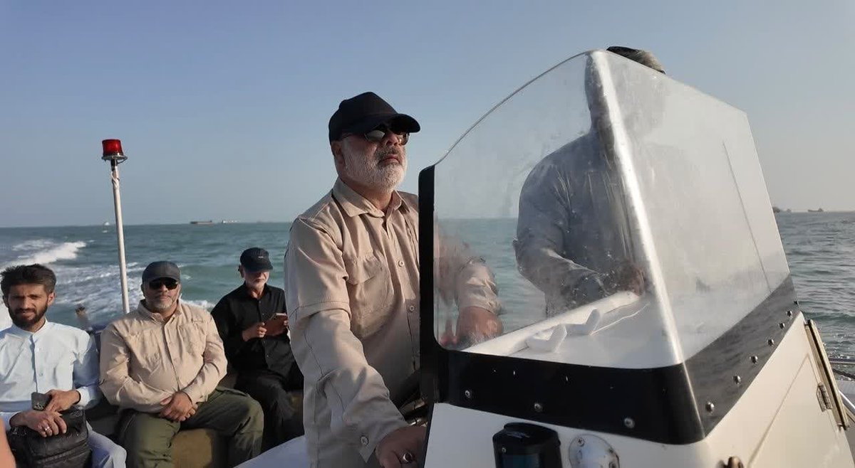 IrgcCommander's tweet photo. «نیروی زمینی سپاه با رصد دقیق تحرکات فرامنطقه‌ای، ظرفیت‌های دفاعی خود را برای خنثی‌سازی هرگونه تهدید، به‌صورت مستمر بازآرایی و تقویت می‌کند.» https://t.co/oNsnTssxFb