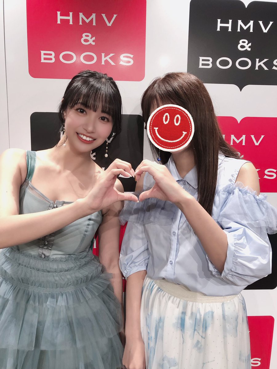 initialbaby's tweet photo. 7/18💖大阪💎溝端葵さんの1st写真集発売記念イベント参戦💓五冊券🎫実物の葵さんは、写真よりもより一層小顔でめちゃかわやったあ🥺♥️一緒に写メもとれて嬉しすぎ😆🫶写真集感想はまた後ほど💐 #溝端葵 #あおいままで #グラビア大好き女子 https://t.co/P7KE7EnKbJ