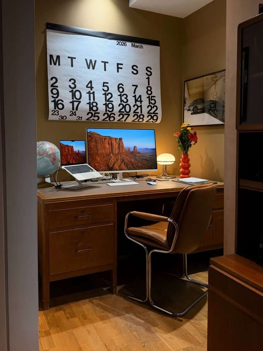 kofiwest_gh's tweet photo. Pretty girls loves pretty mid century modern home <3 https://t.co/lq8meSFAKX