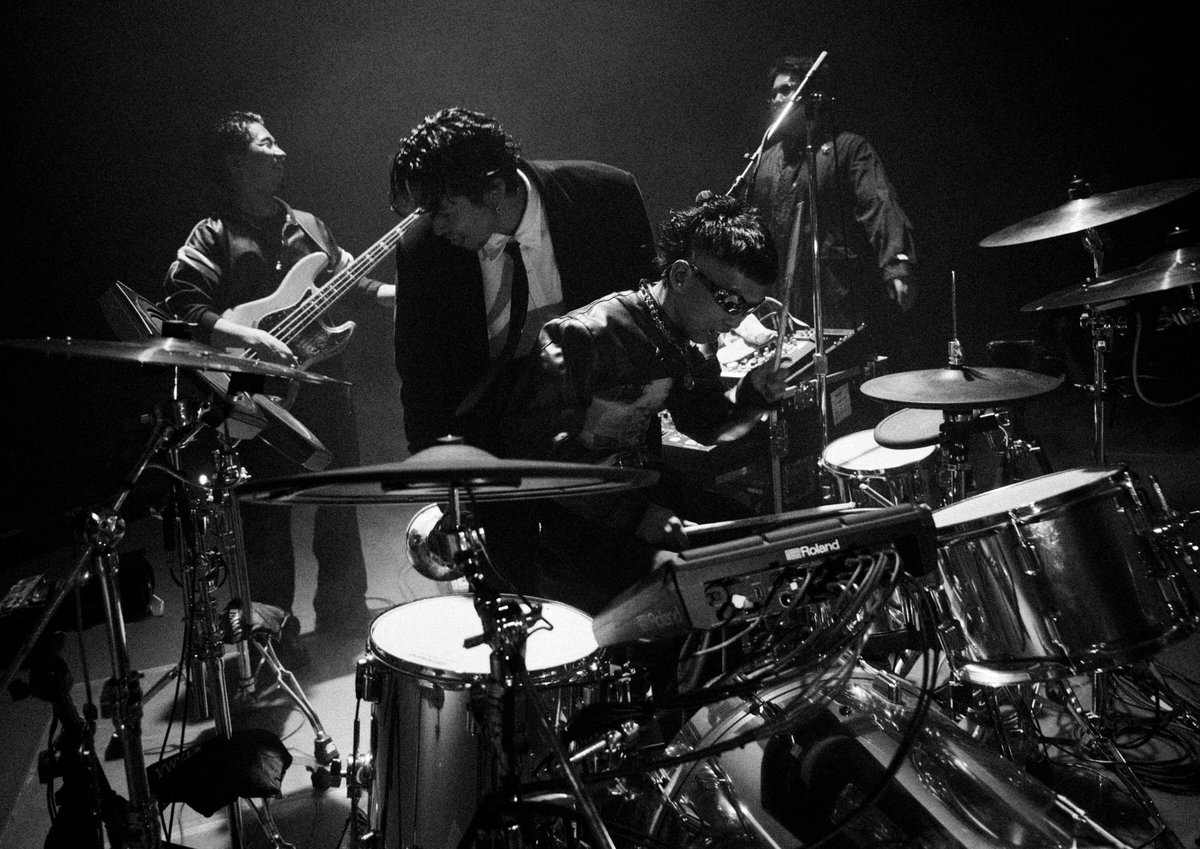 rollingstonejp's tweet photo. 【Live Report】𝐊𝐢𝐧𝐠 𝐆𝐧𝐮
怒涛のアンセムと弩級のカオスで命揺らした「King Gnu CEN+RAL Tour 2026」ファイナル公演
🔗https://t.co/ixALh9vd11
━━━━━━━
📷写真ギャラリー（全25点）
🔗https://t.co/OXPTGaxwwA

@KingGnu_JP #KingGnu #KingGnuCENTRALTour2026 https://t.co/5xhkenTpPD