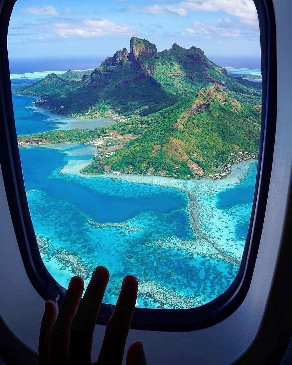realmagine's tweet photo. Flying over paradise ✈️🏝️
Bora Bora, French Polynesia 🇵🇫
#BoraBora #FrenchPolynesia #Imagine https://t.co/Jrc1r1UE9t