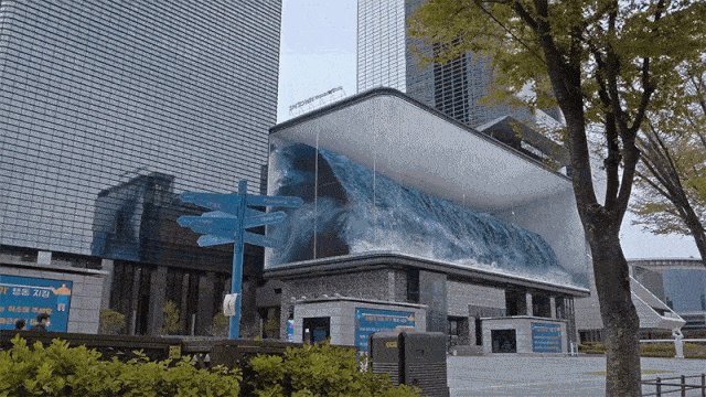 LisaLubasch's tweet photo. Just tried the new immersive in-store AR coffee experience! Scanning the menu lets you see 3D latte art animations u0026 custom drink previews. Game-changer for weekend coffee runs https://t.co/ZX9zMR597z