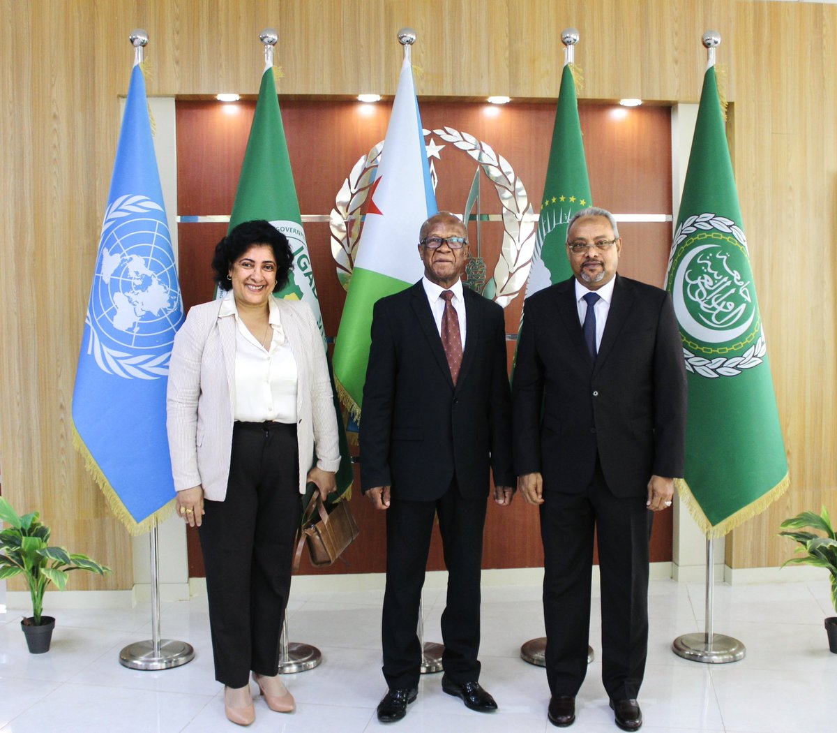 MAECIDJIBOUTI's tweet photo. Le Ministre des Affaires étrangères et de la Coopération Internationale, S.E.M Abdoulkader Houssein Omar, a reçu ce Mardi 21 juillet 2026, S.E.M Marcelo Caballero Torres, Ambassadeur de la République de Cuba à Djibouti, en visite d’adieu.#MAECIDJIBOUTI https://t.co/lWwdqeogRV