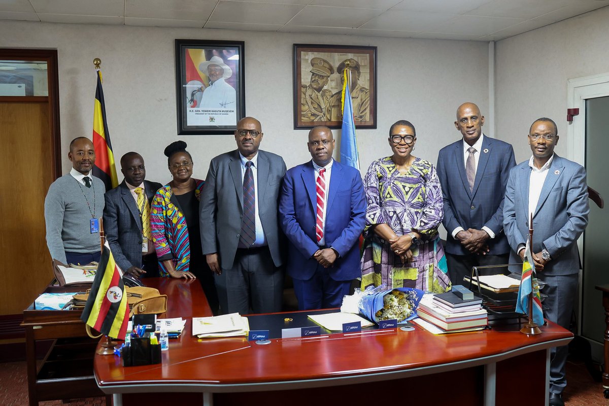 UNDPUganda's tweet photo. Today, @UNDP led by @NwanneObahor met with the new Minister of @MoLGUganda, Hon. @BalaamBarugahar, and Permanent Secretary Ben Kumumanya to reaffirm our longstanding partnership in advancing local development across Uganda. 🇺🇬

The discussions recognized progress made through the EU–UN Spotlight Initiative, digitalization of markets, promoting sustainable waste management, advancing rural development, and leveraging digital innovation to support local governments in enhancing service delivery including in hard to reach island communities.

#SDG16