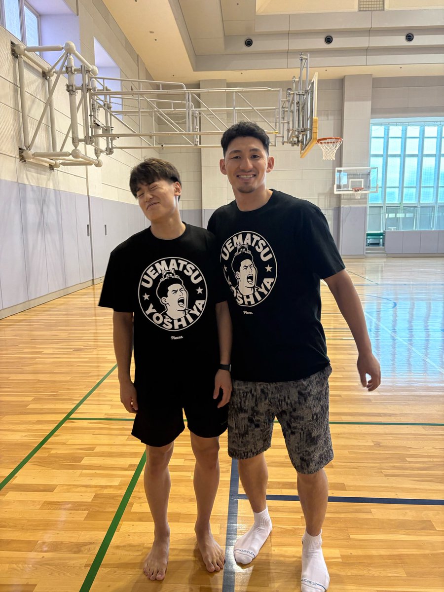 GOKINGSMAN's tweet photo. 植松選手からお写真いただきました📸
高橋快成選手とのお揃い2ショット
可愛すぎる👬

#植松義也
#高橋快成
#大阪エヴェッサ
#琉球ゴールデンキングス https://t.co/1dPlYlaFk4