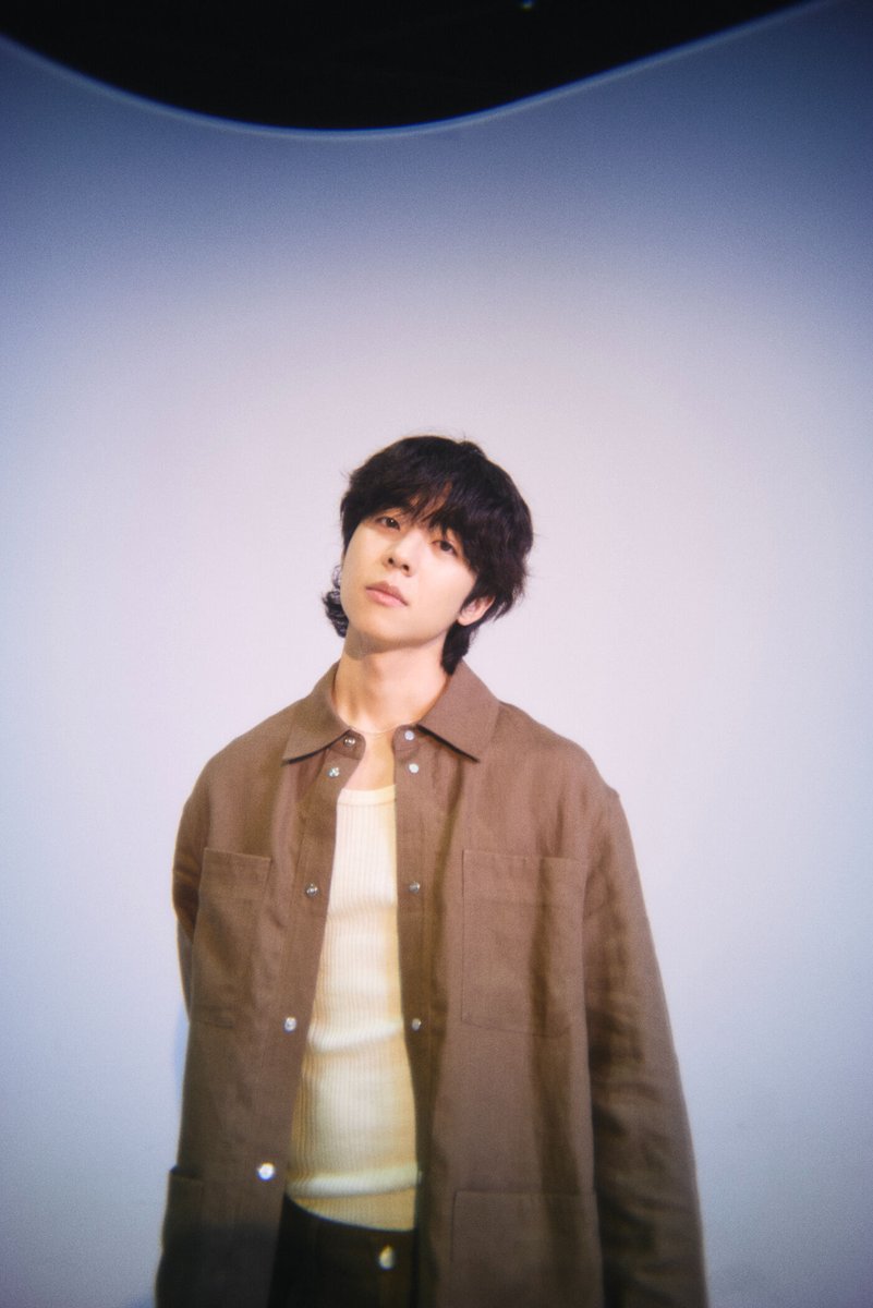 ellejapan's tweet photo. #チェ・ジョンヒョプ が謎めいた別荘の管理人を演じたABEMAオリジナルドラマ『#バカンスの法則』🍊　日本ドラマ2作目の撮影舞台裏を語った、ELLE独占撮りおろしインタビューをチェック🌻
@cjh_official_jp @abema_drama 

▼記事はこちら
https://t.co/OdDApKS4C9 https://t.co/jkOIDPAxyo