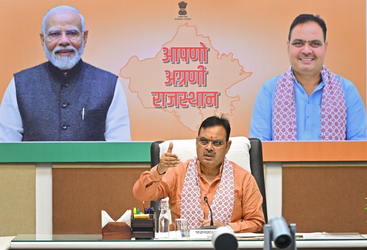 BhajanlalBjp's tweet photo. आज अनुसूचित जाति एवं अनुसूचित जनजाति (अत्याचार निवारण) अधिनियम के तहत आयोजित राज्य स्तरीय सतर्कता एवं मॉनिटरिंग समिति की बैठक में अधिनियम के प्रभावी क्रियान्वयन, लंबित प्रकरणों की स्थिति तथा पीड़ितों को समयबद्ध न्याय, राहत एवं पुनर्वास की प्रगति की समीक्षा की।

अधिकारियों को स्पष्ट निर्देश दिए कि प्रत्येक प्रकरण में संवेदनशीलता, त्वरित कार्रवाई और निष्पक्ष जांच सुनिश्चित की जाए, ताकि पीड़ितों को समयबद्ध न्याय मिल सके।

हमारी सरकार सामाजिक न्याय के प्रति पूर्णतः प्रतिबद्ध है। अनुसूचित जाति एवं जनजाति वर्ग की सुरक्षा, सम्मान और कल्याण हमारी सर्वोच्च प्राथमिकता है। राज्य सरकार के प्रभावी प्रयासों से अत्याचार के प्रकरणों में उल्लेखनीय कमी आई है तथा पीड़ितों को त्वरित न्याय सुनिश्चित करने की दिशा में निरंतर कार्य किया जा रहा है।