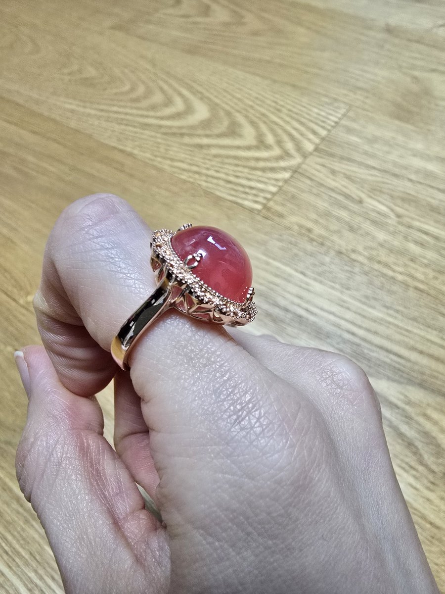 loveskamelu's tweet photo. #원석마켓 #주얼리마켓
원석 크기 약 1.5×1.5cm 로도크로사이트 &amp; 로즈골드 도금 실버 반지 10호 - 40만원 https://t.co/iWJh0cWrES