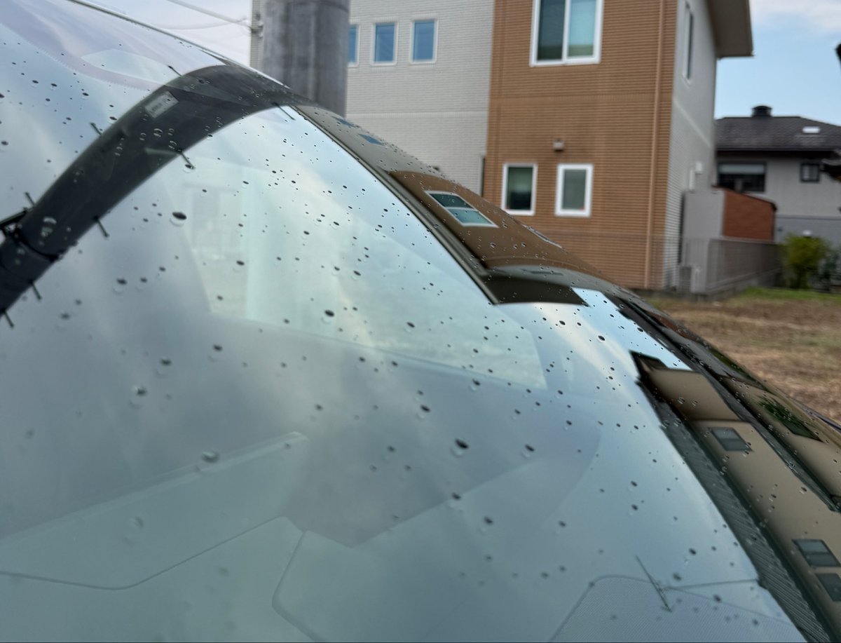 RX300F_White's tweet photo. 洗車応援団さんで洗車をすると雨に降られてしまう😭 https://t.co/cetR7MfUBr