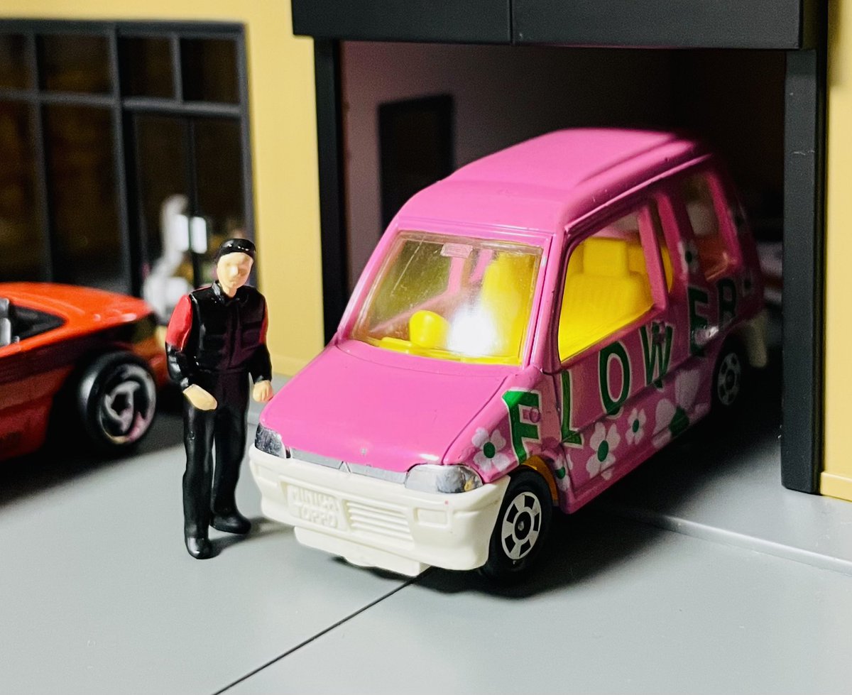 _urataro_'s tweet photo. トミカ　MITSUBISHI MINICA TOPPO

この年代の軽ハイトワゴンにも目がないんです
ミニカトッポなんて軽ハイトの元祖ってところですよね
3ドアってことで当時ファミリー向けと言うよりか単身向けか商用として扱われてた感じすかね？トミカでもお花屋さんとダイビングスクールの2パターンで登場してます https://t.co/bwwaJGTYKr
