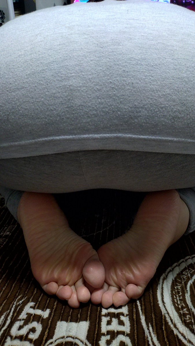 ashinamename's tweet photo. 奥さんのお尻大きい🍑
#足 #足フェチ #足裏 #足裏フェチ
#お尻 https://t.co/lQ785l7X6D