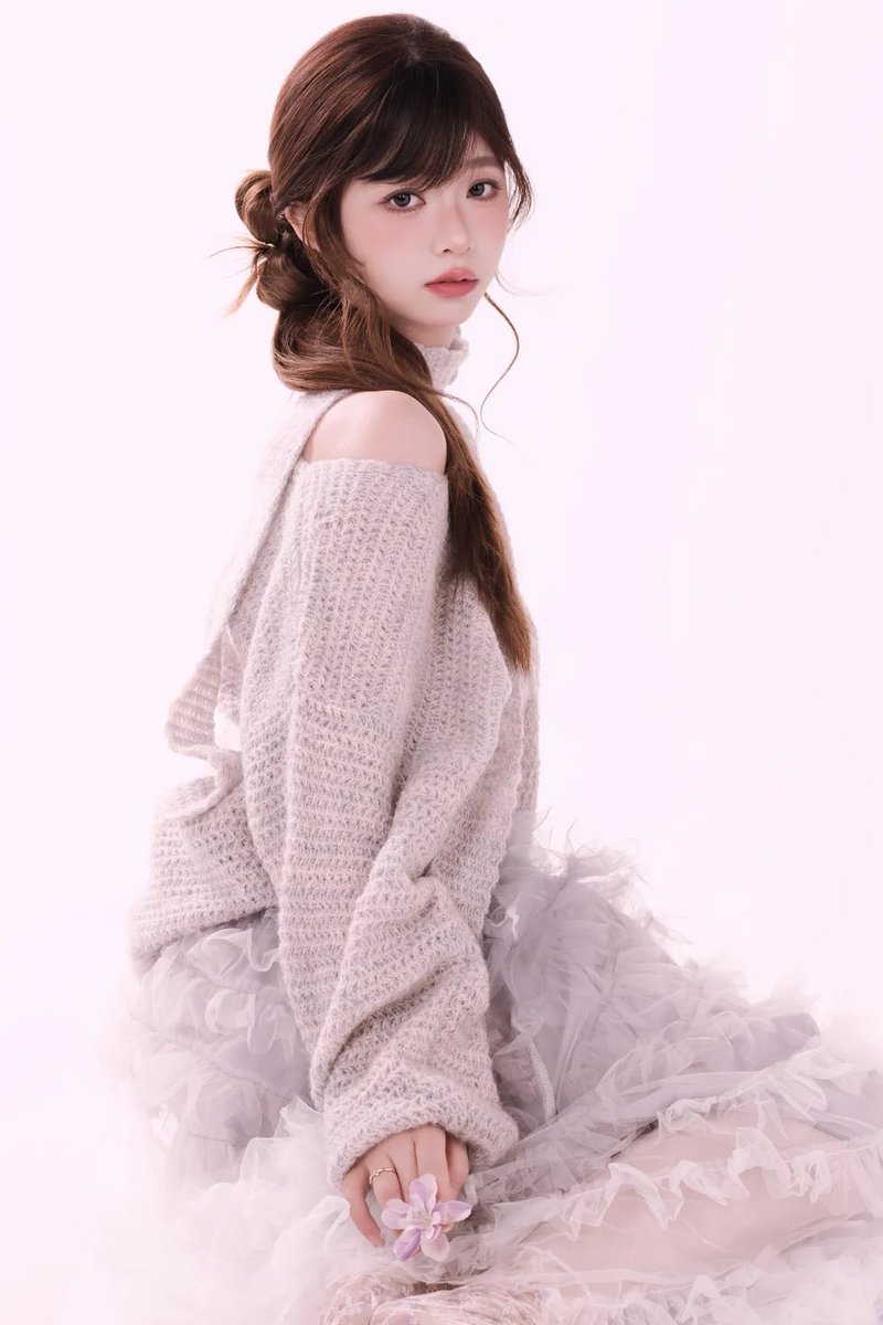 RonanBeck8054's tweet photo. British English
Ningbo Human &amp; Pet Portraits | K-Style Softness Overload! 🧶🐱
Chunky knitwear paired with a tiny, milky kitten.
That Korean soft-girl vibe is practically leaking off the screen.
Every single frame with my fur baby is worth treasuring. ✨
KoreanPortraits https://t.co/e3C87fnuOE