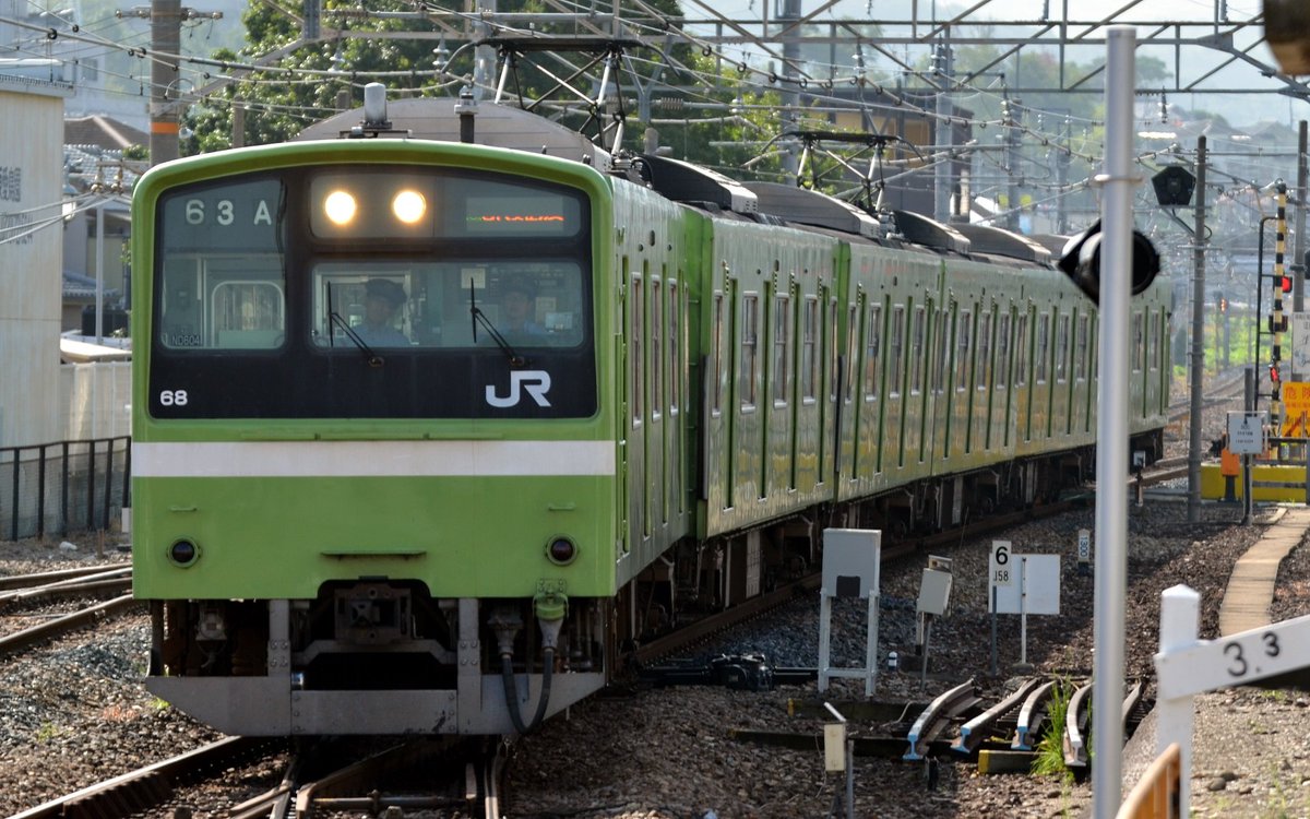 dukeyan31502447's tweet photo. 201系大和路線。
国鉄時代に存在しなかったウグイス色の201系でしたが、まさか関西方面で爆誕するというのは予想していませんでした。
しかも201系の最後の営業車両となったのですから、世の中何が起きるか分からないものです。

Nikon D7000
柏原 https://t.co/T0UdjEAGPf