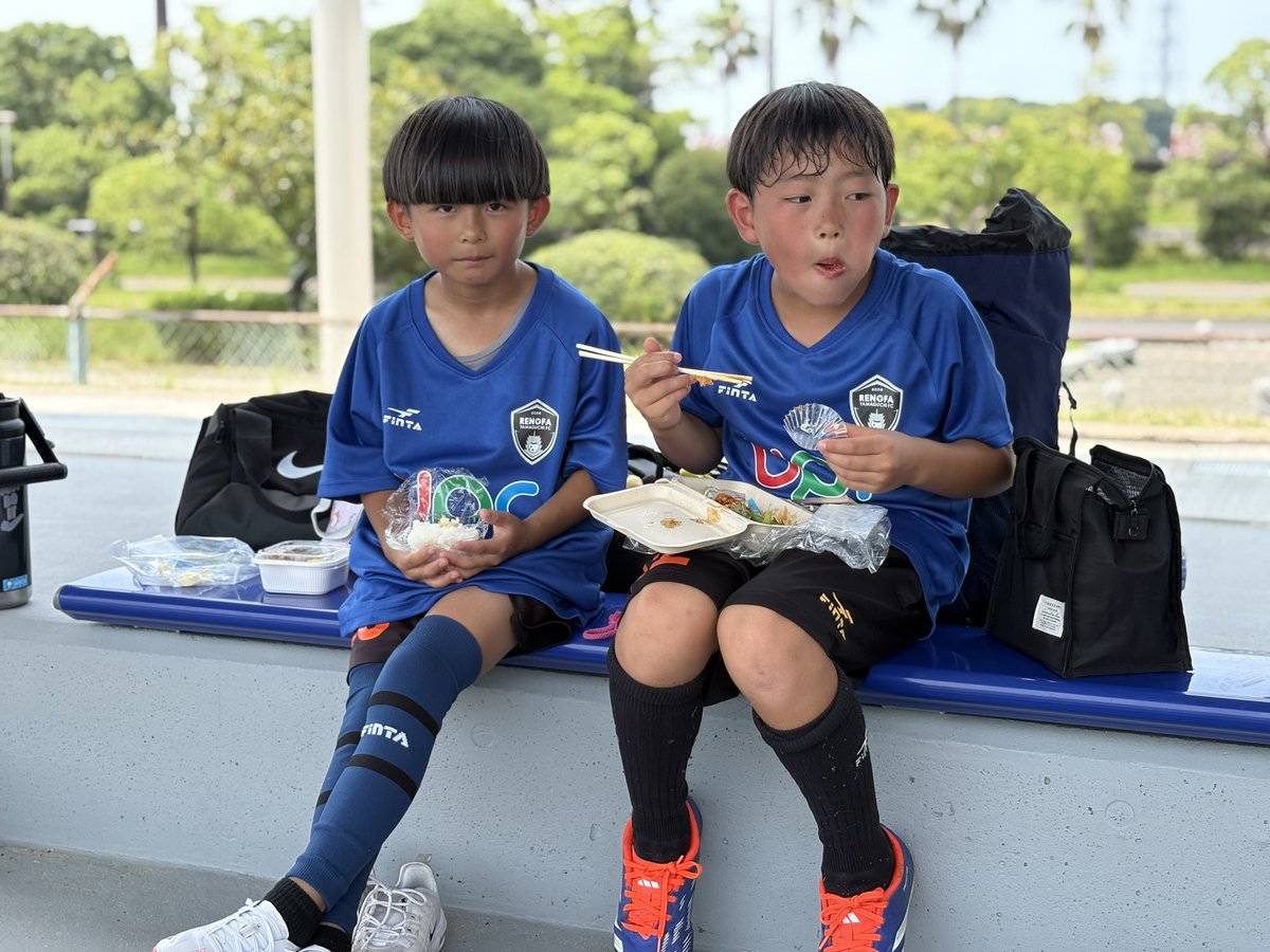 renofa_school's tweet photo. 2026 #レノファ山口FCサッカースクール
サマーキャンプsupported by ユーピーアール

Part1.
ランチタイム🍙

#レノファスクール #renofa #RERISE
#ユーピーアール #upr https://t.co/zZ9IJTkRjW