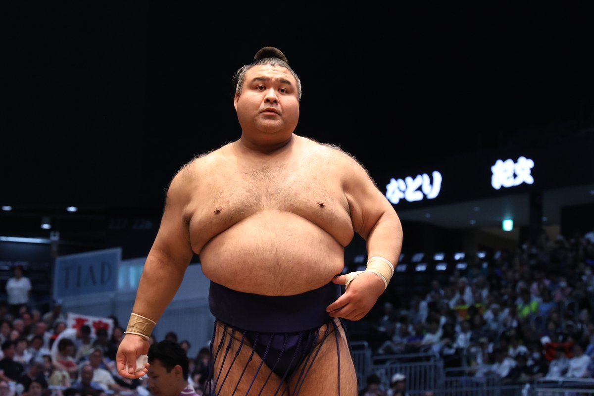 sumokyokai's tweet photo. ＜十日目の様子＞
幕内取組
熱海富士（7勝3敗）　寄り切り　美ノ海（3勝7敗）
髙安（8勝2敗）　突き出し　翔猿（3勝7敗）
#sumo #相撲 #名古屋場所 https://t.co/j64YL1v3tp