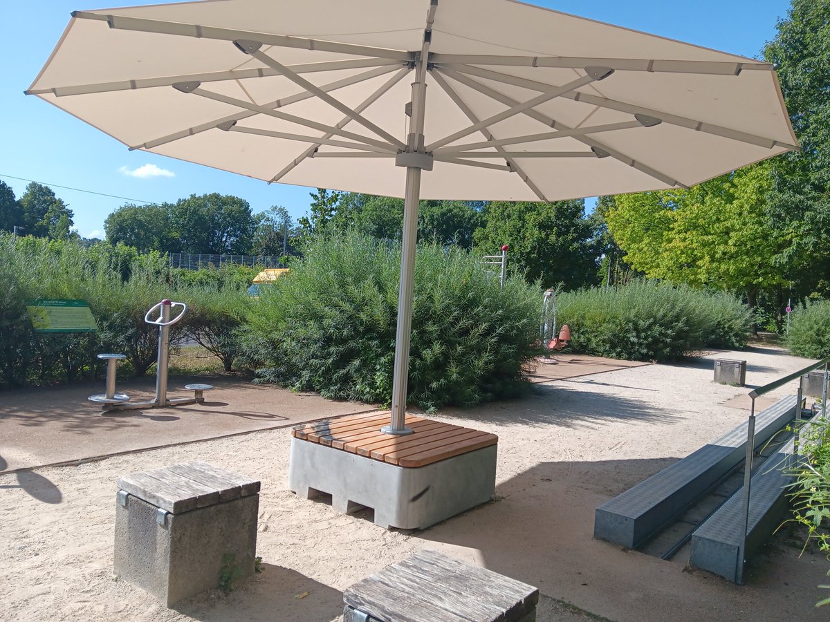CTreulieb's tweet photo. Die Mietpreise in #Frankfurt sind lt. FAZ in #Harheim am niedrigsten. Das ist verständlich, weil hier gibts eine eigene Quelle und das kleinste Naturschutzgebiet in Hessen, Spielplätze für jung und alt, Störche an der Nidda und man wird ständig gegrüßt. Wer will denn so leben? https://t.co/Z7SrEHpwO2