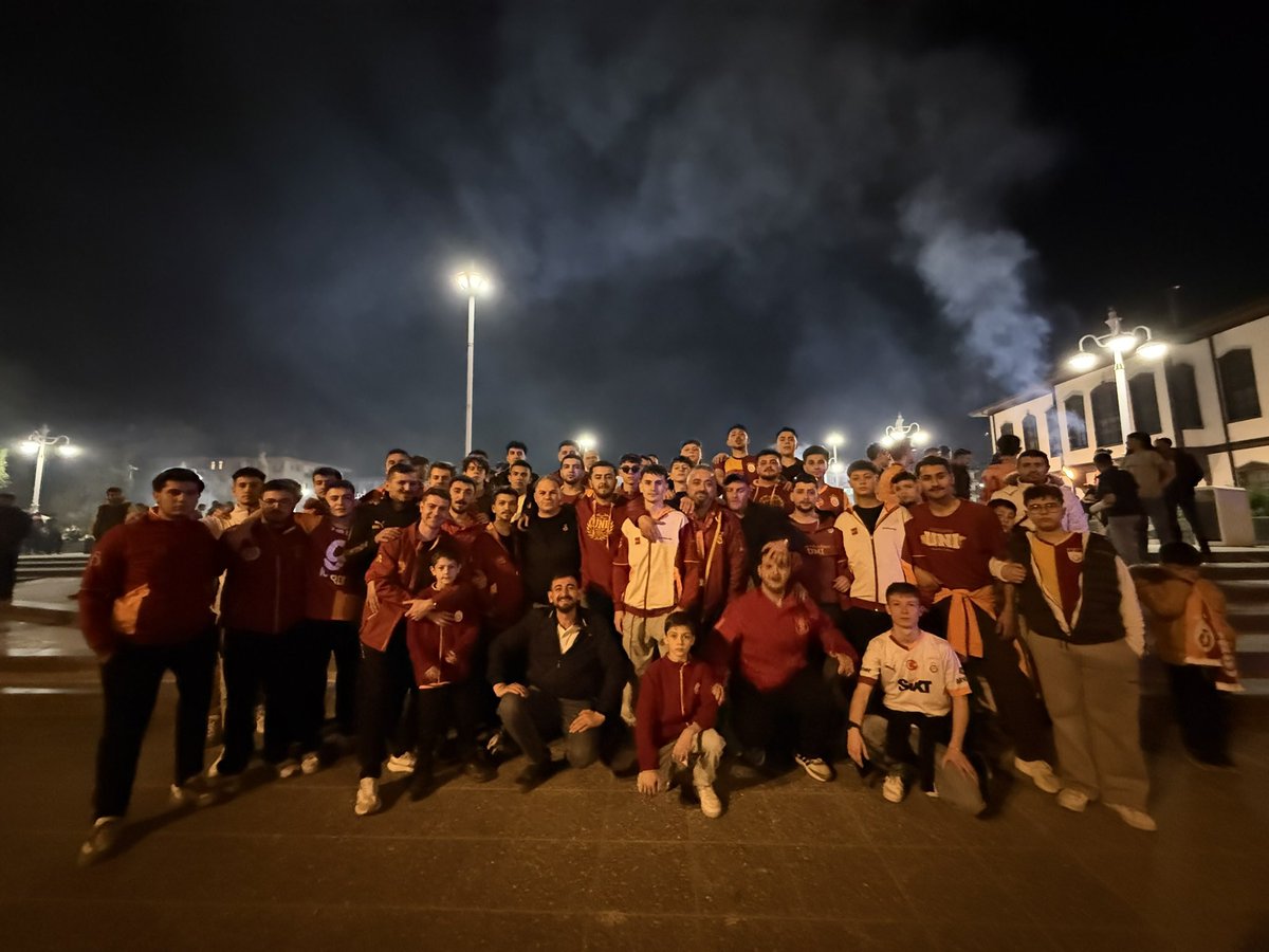 uAUNIKaratekin's tweet photo. KAMPÜSLERİN TEK EFENDISİ!
 
2026 YKS sonuçlarının açıklanmasıyla birlikte okulumuzu
tercih edecek Galatasaraylı kardeşlerimizi aramızda
görmekten mutluluk duyarız.

#ultrAslanUNI https://t.co/JOlYbIvAND