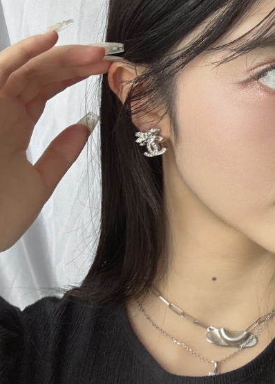 CHANEL リボンピアス　カリナ着用 CHANELのリボンピアス存在感あって可愛すぎる・・・！ もっと早く買え