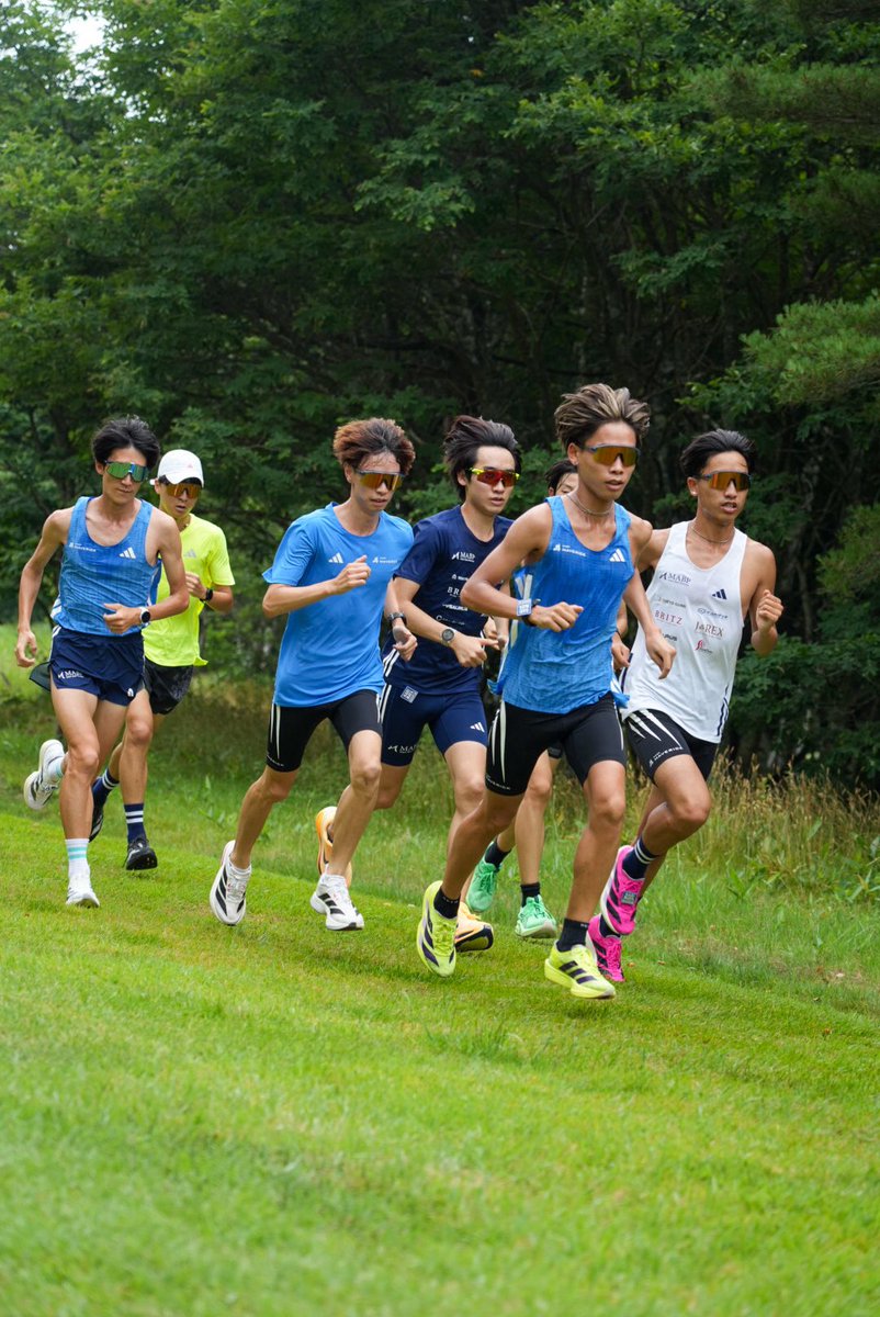 shunshunruni's tweet photo. 【合宿2日目】
午後に峰の原クロカンで24kmLR🏃‍♂️💨
良い意味で反発がもらえない分、跳ねずに走ることが出来るので良い練習になりました。
明日の朝も12kmPR頑張ります😤

@MABP_Maverick 

📸 @iinorun https://t.co/TvHPhSWOer