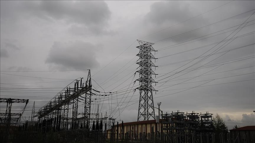 aa_finans's tweet photo. ⚡ Türkiye'de dün günlük bazda 1 milyon 174 bin 277 megavatsaat elektrik üretildi, tüketim ise 1 milyon 172 bin 165 megavatsaat oldu
🪨 Üretimde ilk sırada yüzde 21,1 payla barajlı hidroelektrik santralleri yer aldı
🔗https://t.co/msUsPGeDUn https://t.co/KooTDZ556d