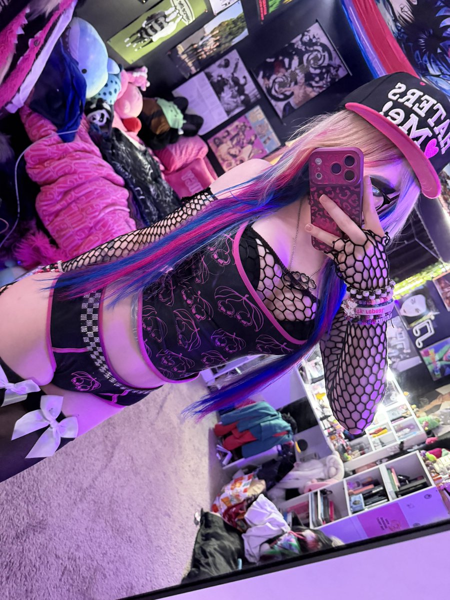 _cattycupid's tweet photo. swag ! xD https://t.co/vmPlziSiV5