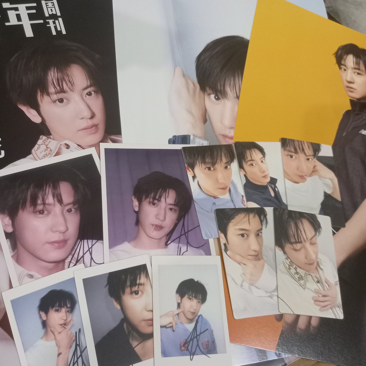 bbhhauls's tweet photo. happy mail! 💌 ˚˚⁀➷｡˚⸙͎۪۫⋆ ༄

— yeolliemail from @LLShoppe!! chanyeol's mag came home safely po (bago bumuhos ang ulan)!!❤️  till next budol po 🙈

[#biniliniselle #LLSFeedback] https://t.co/ieRulEFadZ