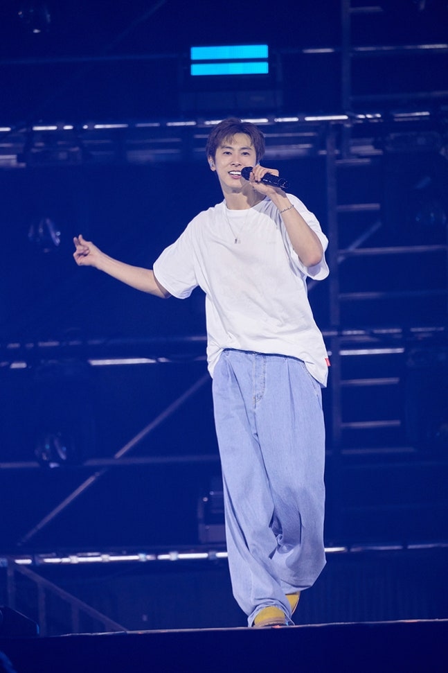 Kstyle_news's tweet photo. 東方神起 ユンホ、デビュー後初のソロコンサートツアー開幕！日本公演は10月より3都市で開催
https://t.co/AwEvtmJn1P https://t.co/W3KVKA2RE3