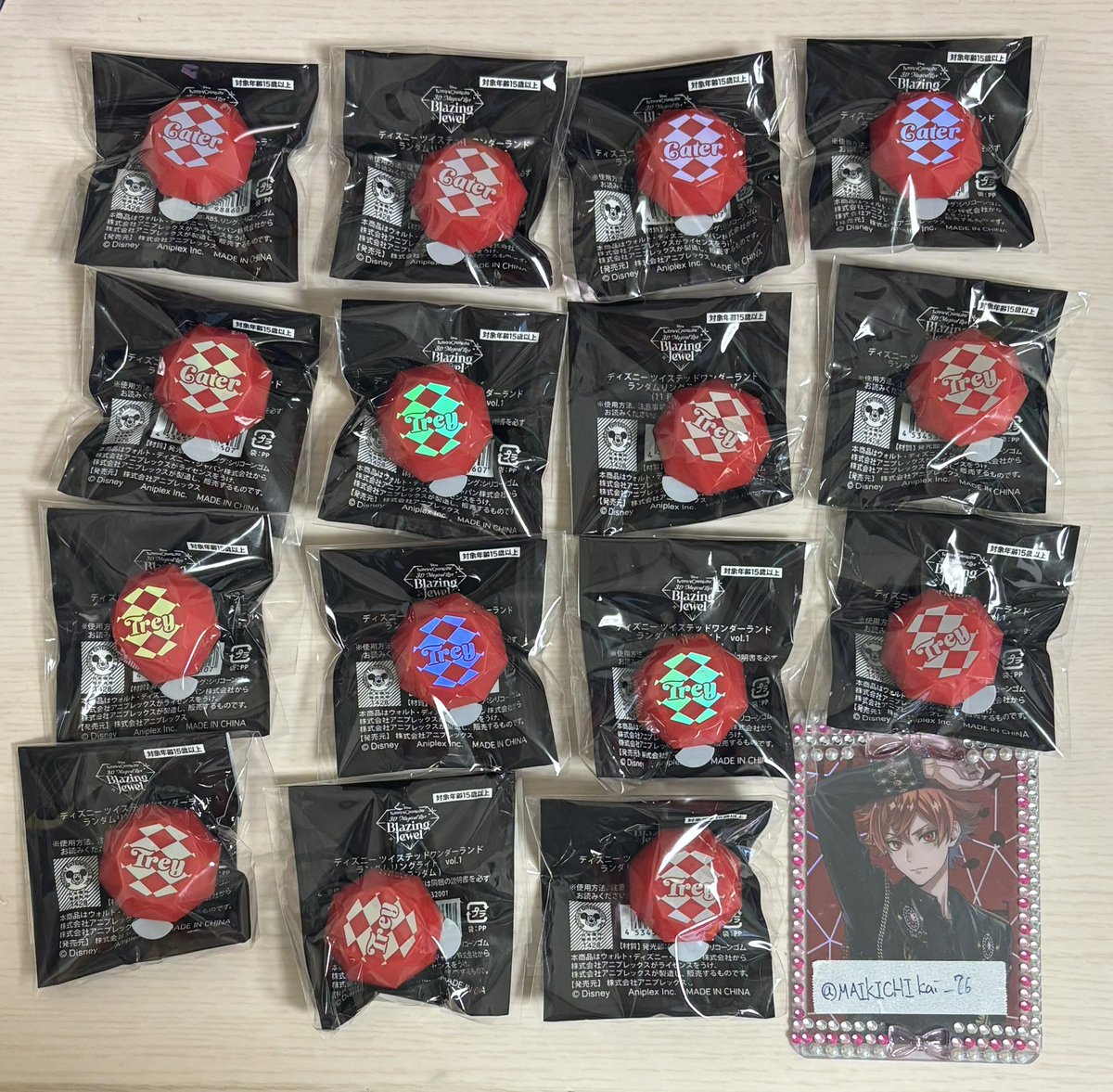 MAIKICHIkai_76's tweet photo. ツイステッドワンダーランド ツイステ リングライト リンライ 交換

譲）リドル6 デュース5 ケイト5 トレイ10 レオナ4 ジャック5 アズール2 ジェイド3
求）エース

・郵送交換希望📮💌
お気軽にお声掛けください🍀 https://t.co/iihyz4PWNL