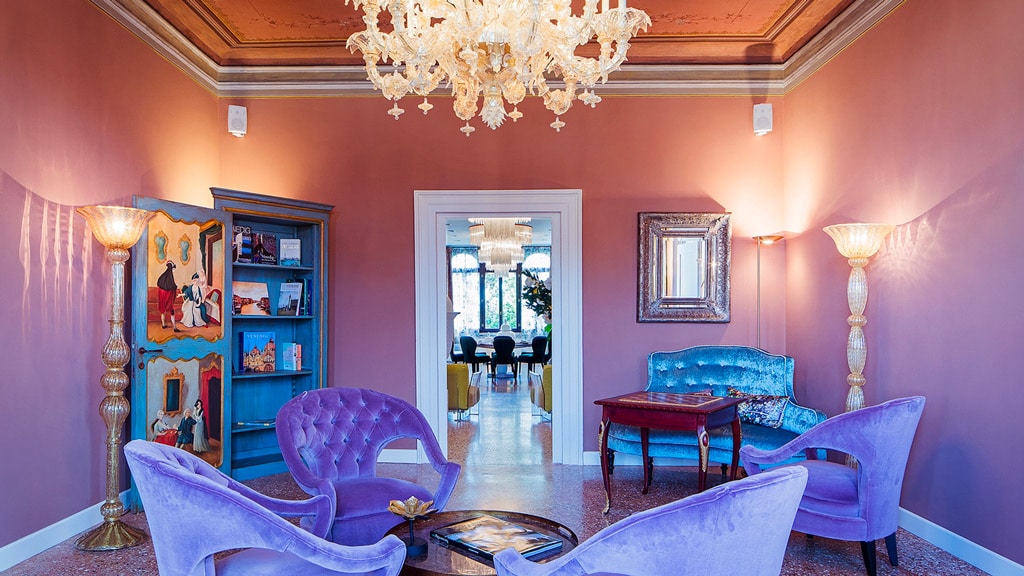 amusementlogic's tweet photo. Hotels around the world: Hotel Heureka, Venice, Italy
“It was a great challenge… to make an old, listed building possible for the use as a hotel in a modern world”.
👉https://t.co/sAiyhLLAov
🏨#hotelheureka #venice #italy #hotel #architecture #heritage #travel #tourism #leisure https://t.co/hzYUxviccu