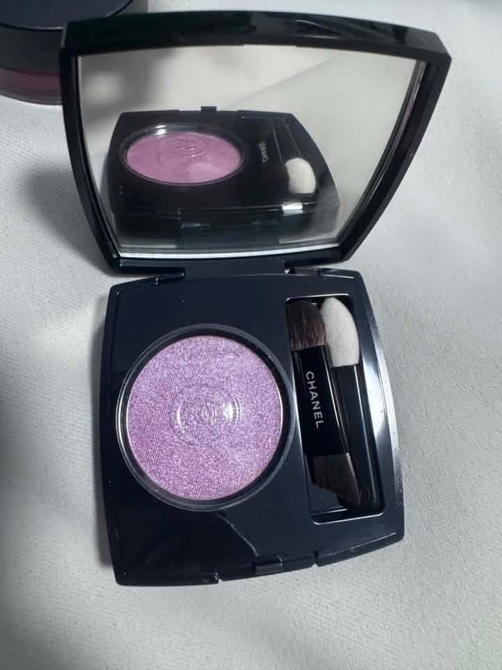 muaymisery's tweet photo. ไฮไลท์ chanel ของแท้ ของใหม่ ป้ายไทยค่ะ limited edition ค่ะ #chanelthailand #ส่งต่อชาแนล #chanelmakeup #แบรนด์เนมมือสอง https://t.co/0tBrlidSlw