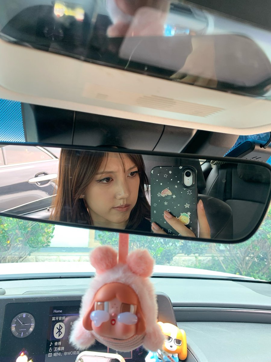 suuulii99's tweet photo. 谁能懂我牛仔裤高筒靴的穿搭🤓 https://t.co/5xunSG8q13