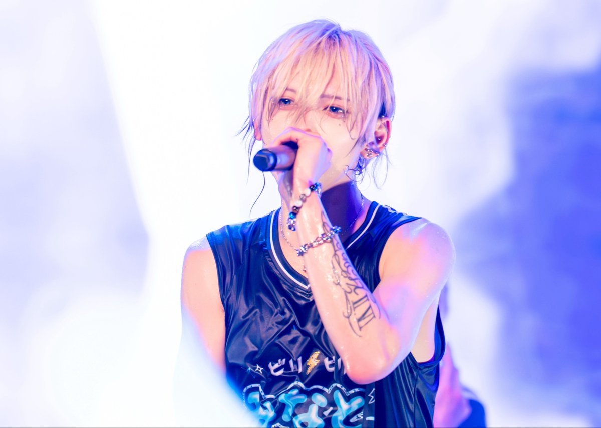 und_minato's tweet photo. 強いvs儚い https://t.co/aRWufhNArz