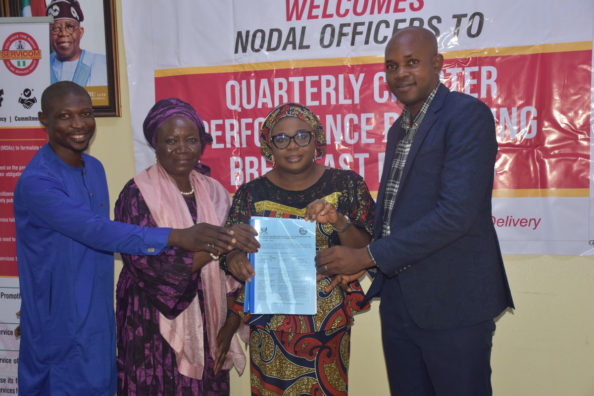 ServicomOffice's tweet photo. Public service must put citizens first.

SERVICOM convened MDAs for the Q2 Charter Performance Reporting Breakfast Meeting to assess service delivery, complaints management, and customer satisfaction. Putting citizens first remains our priority. #SERVICOM 
@NGRPresident https://t.co/IB8f9yQD7q