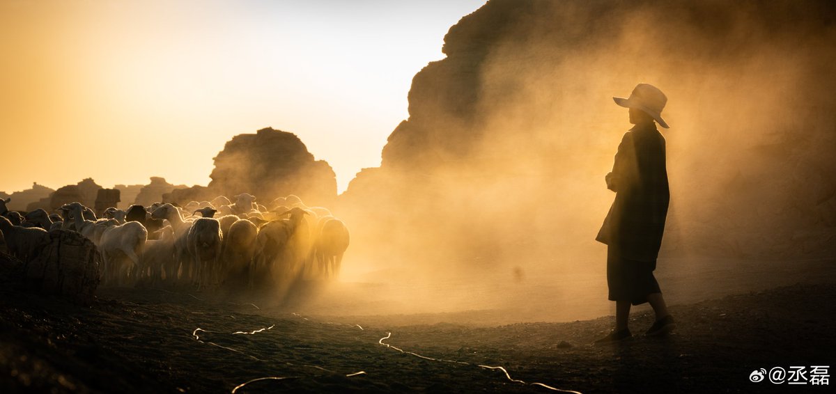 czhouye's tweet photo. 260721 | #chenglei’s official weibo update 📸

“sharing a story about a shepherd boy 🌅” https://t.co/0xqQ9jh06l