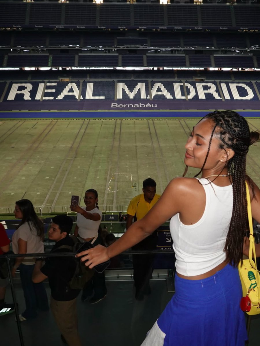 SMN_Channel's tweet photo. Special banget nih potret Novia Bachmid saat dateng ke Markas Real Madrid santiago bernabéu 🤗🤍

Besok ajak minstar foto sama Bellingham dan Mbappe ya Novi 😁

#SMNTALENT 
#SMNChannel
#ManagementArtist 
#TalentManagement https://t.co/opZyXtmnmI