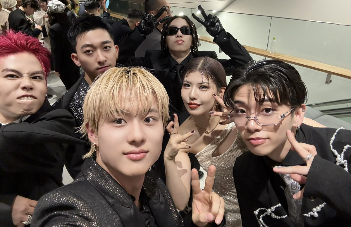 ldh_scream's tweet photo. [📖] #スクオフ
𝗙𝗥𝗢𝗠  #來夢

お久しぶりです！
來夢です✌️✌️
第一生命 D.LEAGUE 25-26 AWARDS SHOWのオフショットを皆さんに共有させていただきます😭✨

素敵な思い出をたくさん作ることができてとっても楽しい空間と時間でした😭

改めてお越しくださった皆様ありがとうございます🙇✨🍀

#segasammylux
@SEGASAMMY_LUX
#KADOKAWADREAMS
@kadokawa_dreams
#LDHSCREAM