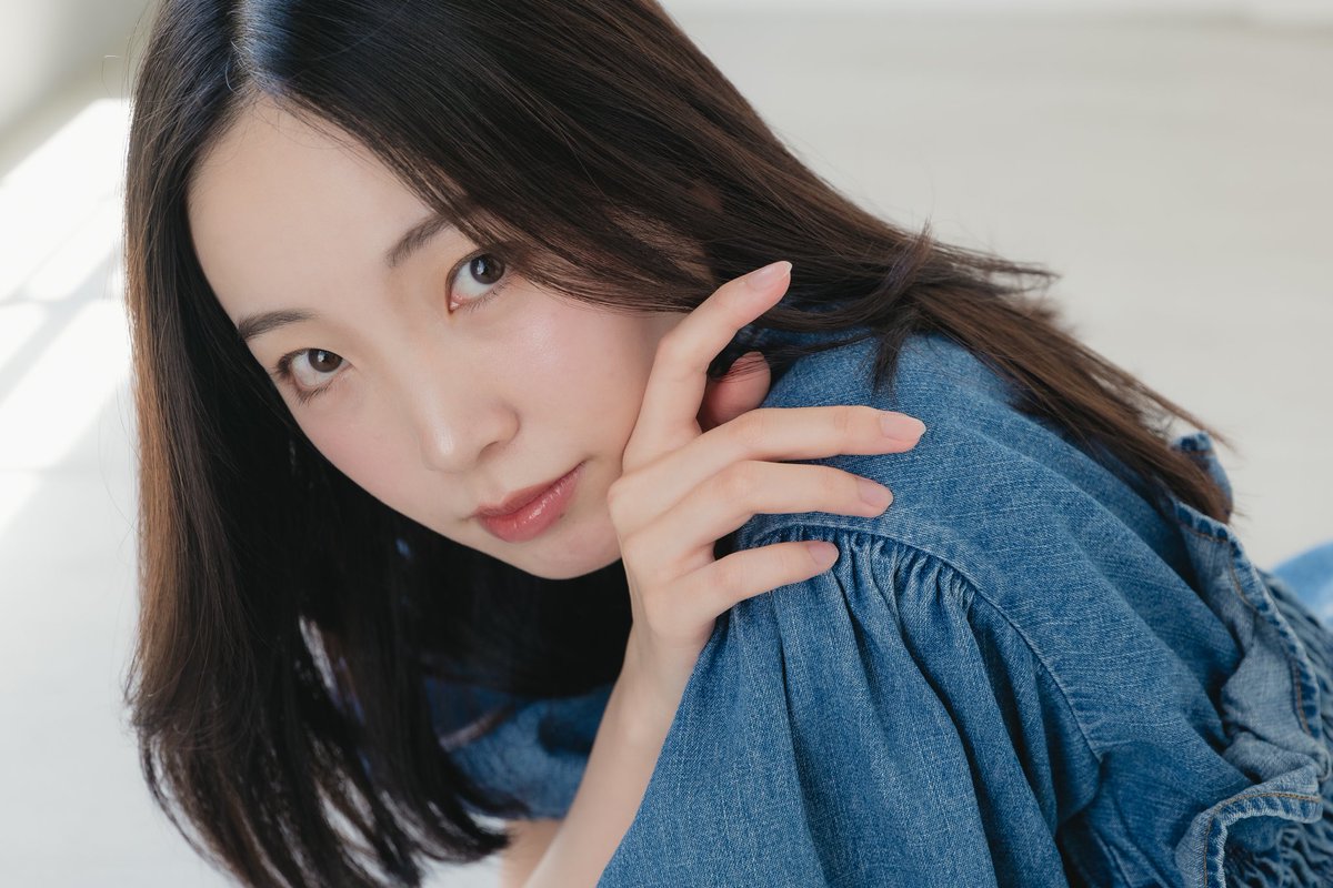 taku__graphy's tweet photo. 光の位置を変えてもそれに合った顔の角度を考えるだけで良い雰囲気で撮れる。 https://t.co/DeicQuoY83